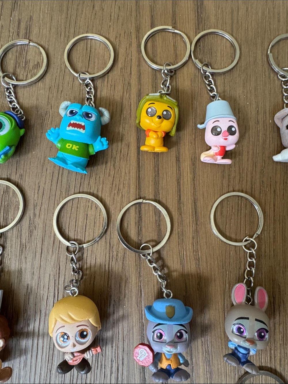 Disney Doorables Keychain Bundle (30) - Picture 3 of 12